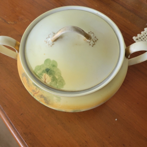 Nippon Japan Vintage Covered Handled Bowl With Matte Finish - Picture 6 of 13